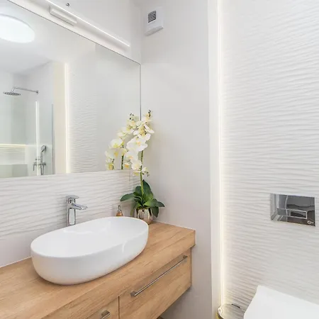 Faro Kasprowicza 20 Ab * Kołobrzeg