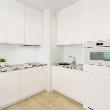 Faro Kasprowicza 20 Ab Kołobrzeg