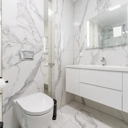 Faro Kasprowicza 20 Ab * Kołobrzeg